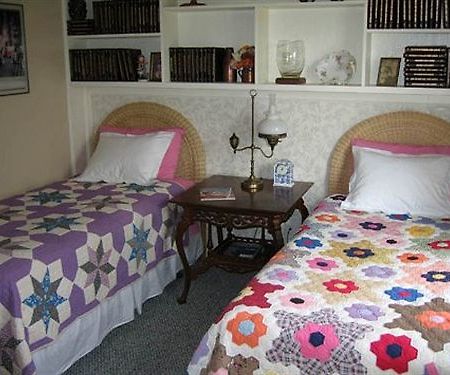 Tuggles Folly Bed And Breakfast Aurora Εξωτερικό φωτογραφία